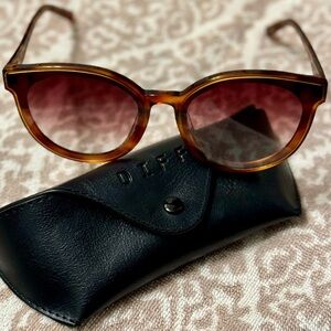 Diff tortoise shell extra oversized sunglasses